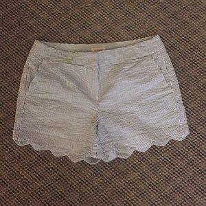 British Khaki size 8 scalloped shorts